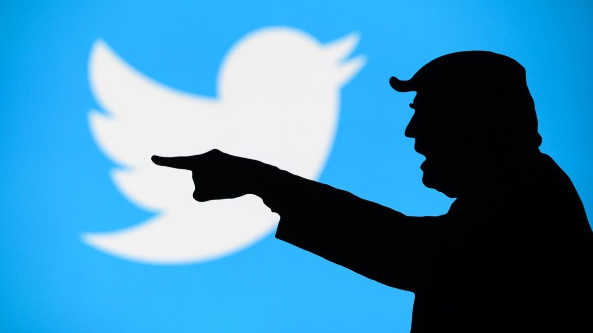 Trump má na Twitteru stále stopku, Tálibán ale nevadí